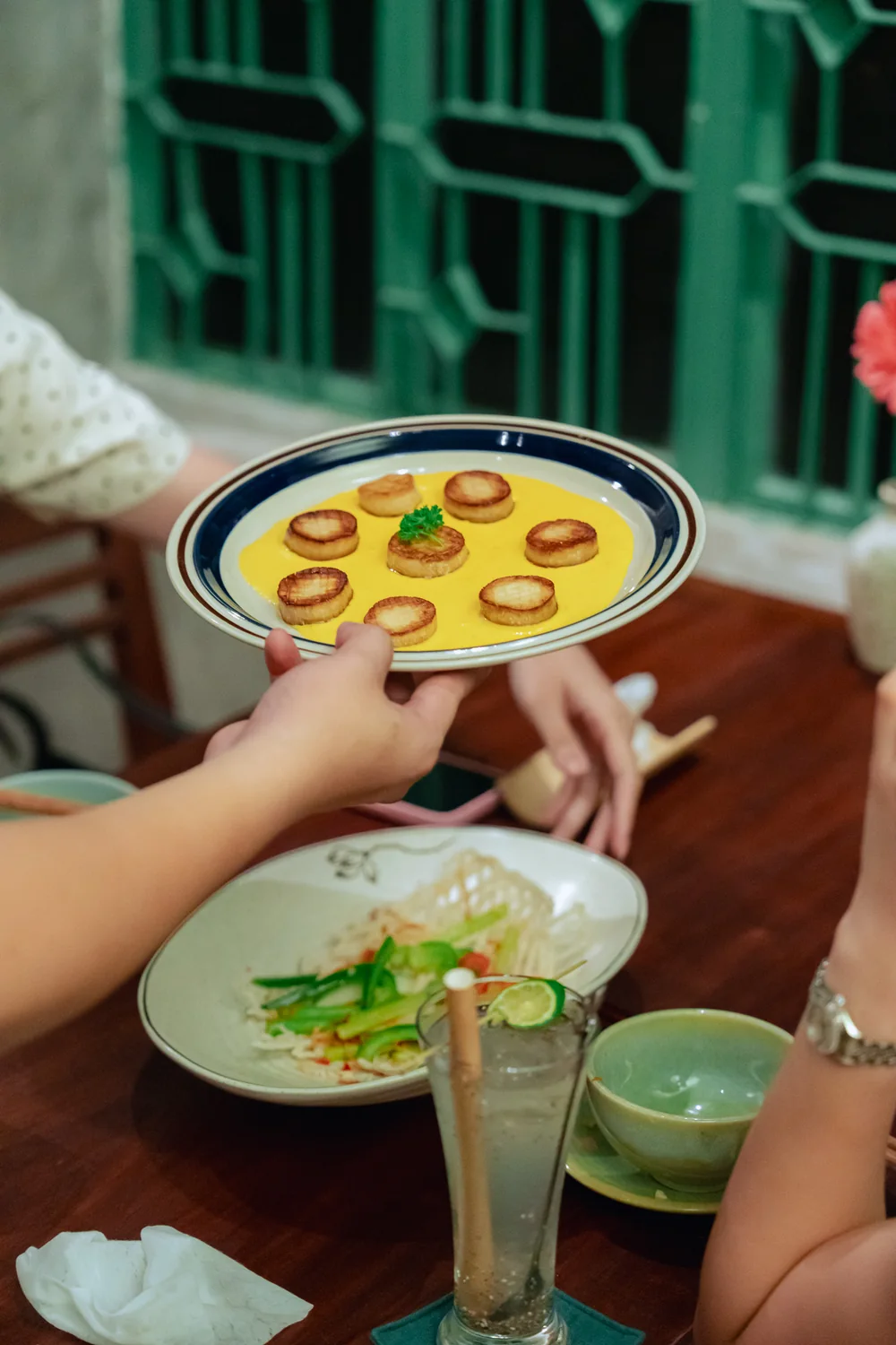 一皿に込めた心配り · Sita Coffee & Vegetarian Restaurant